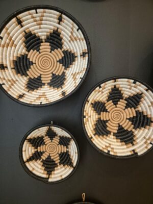 Set of 3 woven round baskets flower design