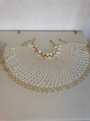 Round neck 6 shoulders necklace white & yellow