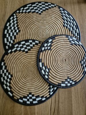 Handwoven Seagrass Wall Plates with Brown Star Leaf Design – Set of 3