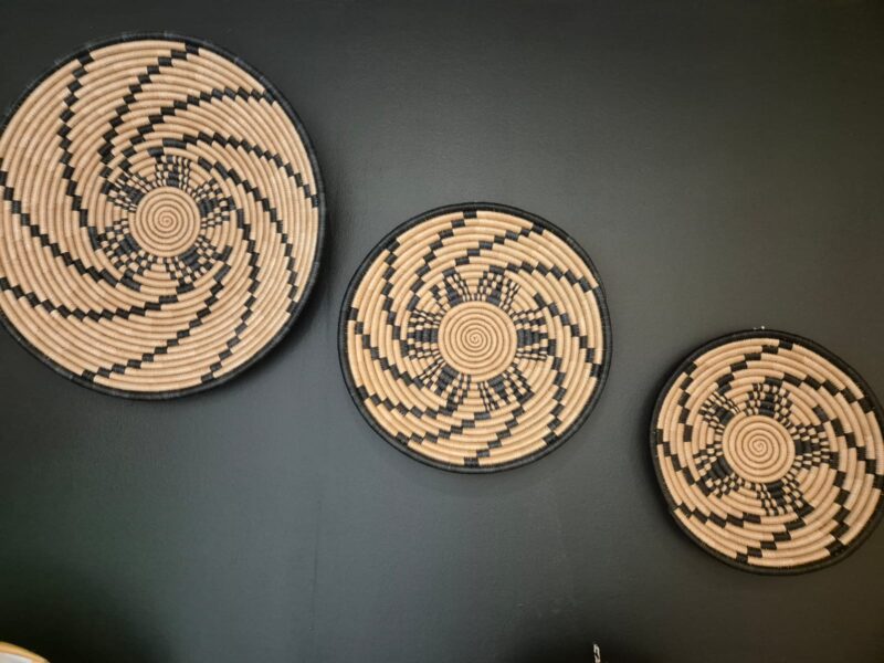 Handwoven Seagrass Wall Plates Brown and Black Arc Design – Set of 3 - Image 3